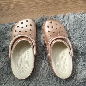 crocs 6 in M / W 8 . used . old best offer